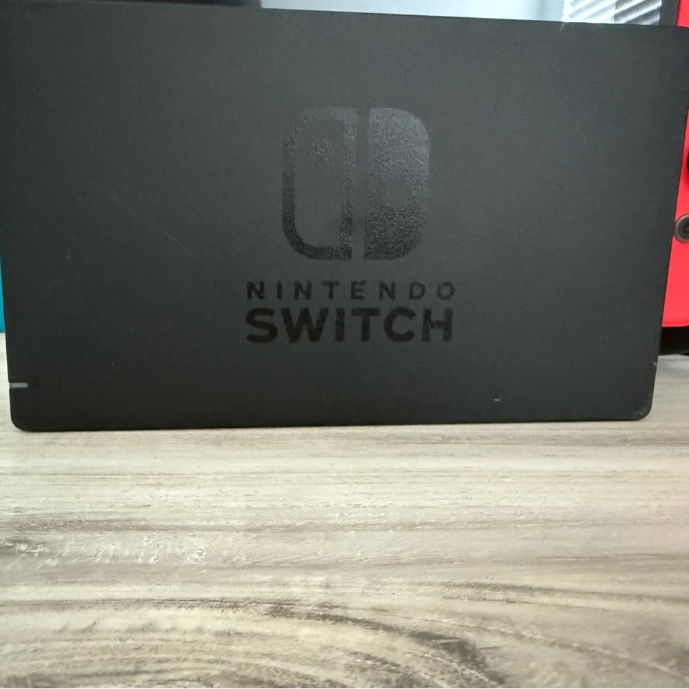 Nintendo Switch w/ Original Box & items Red and Blue Joy-Cons+Case and Two Games - Picture 12 of 16